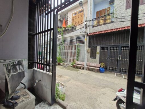 HẺM XE TẢI NGAY TRUNG TÂM LINH XUÂN THỦ ĐỨC, NGANG 5M, 2 TẦNG, GIÁ 3.9 TỶ.